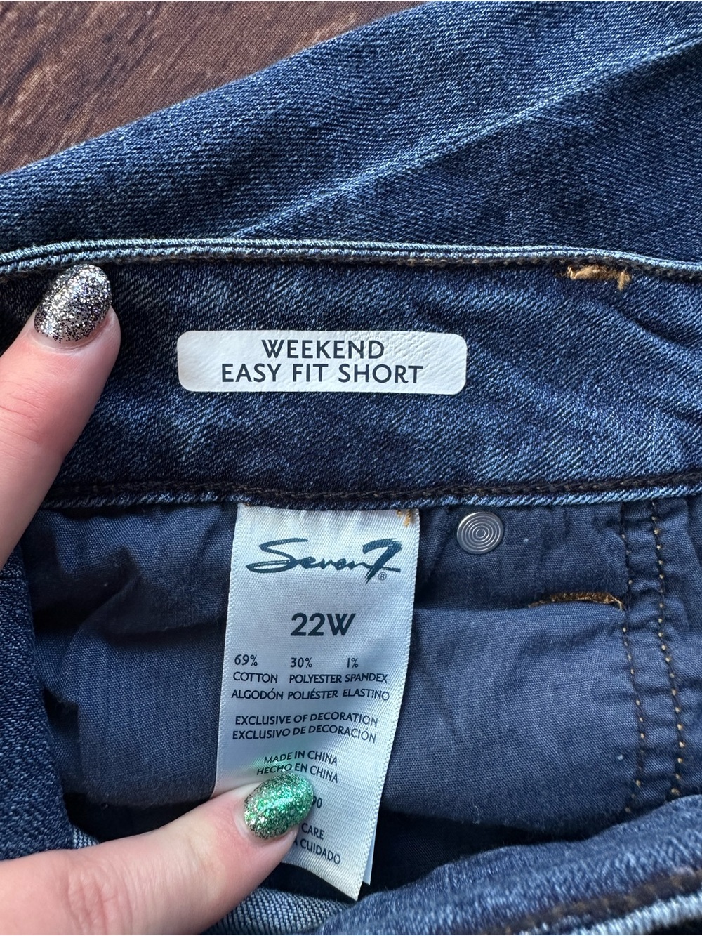 Seven7 Weekend Easy Fit Short Jeans in Dark Blue - Picture 2 of 5